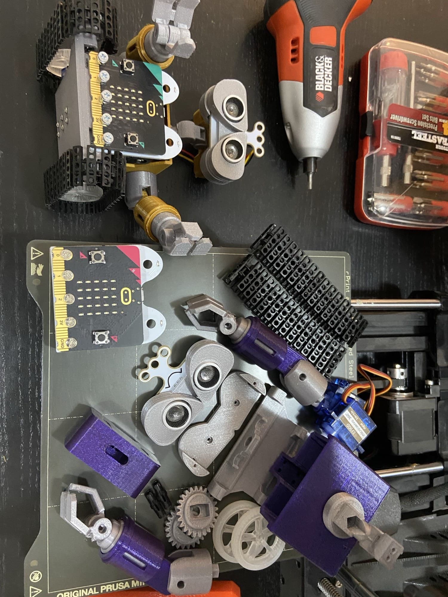 Build Your Wall-E Robot photo 3
